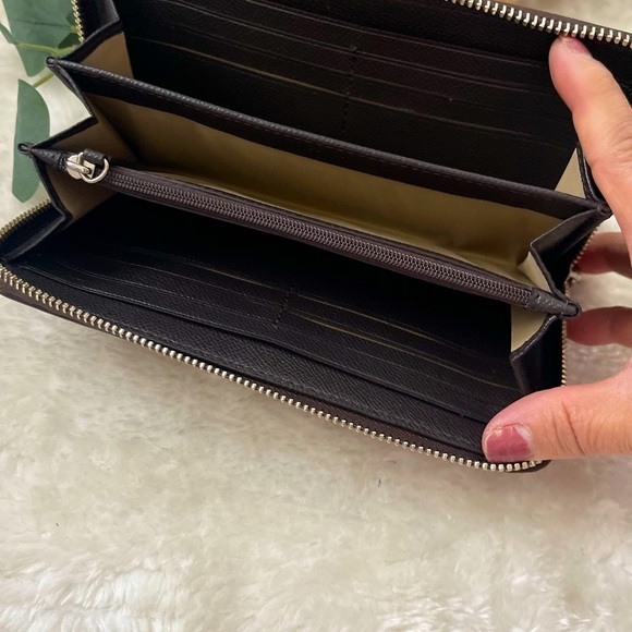 Coach Brown Signature Wallet - Picture 4 of 11
